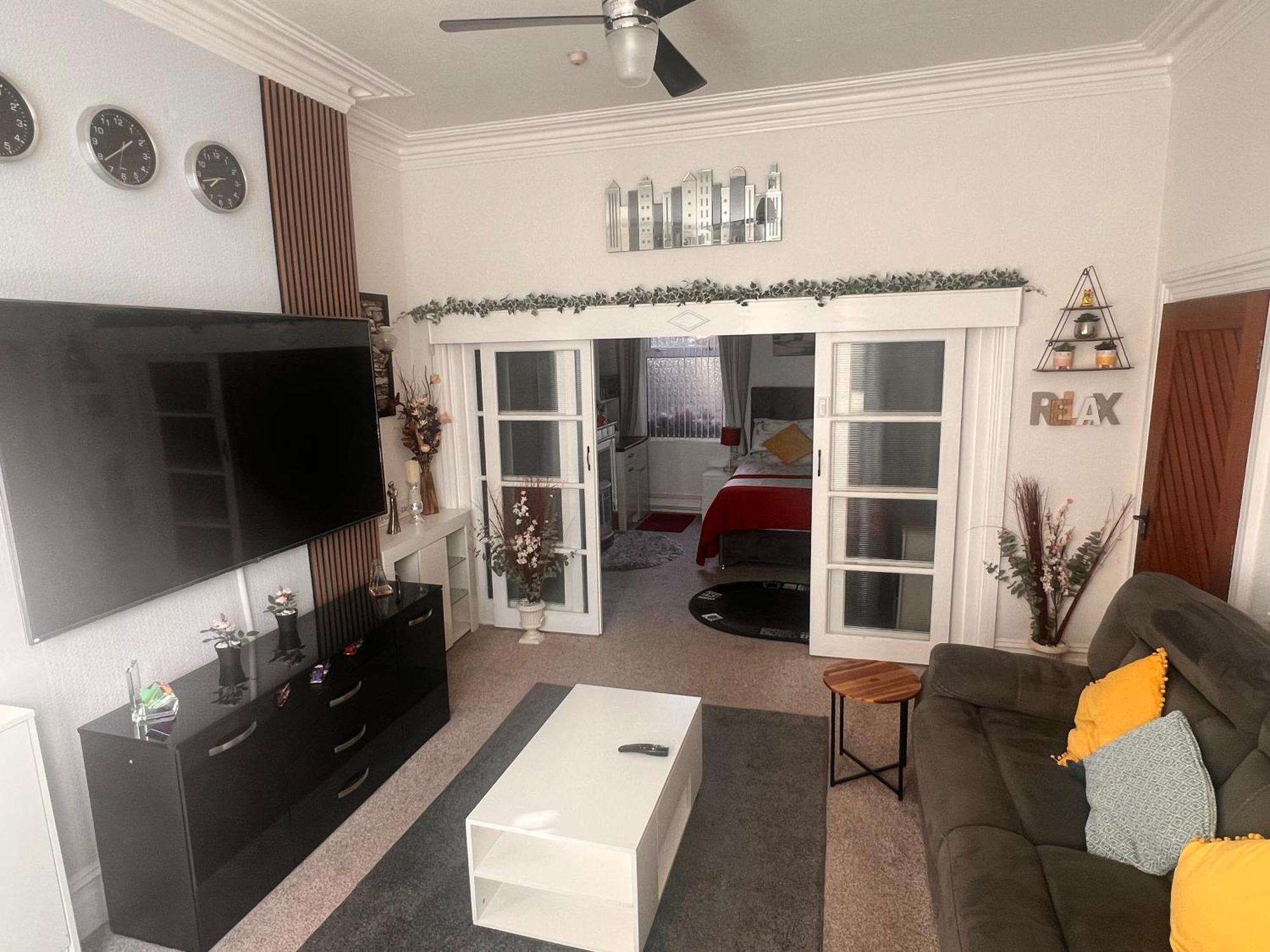 Victoria House - Self Catering Quiet Guesthouse - Adult Singles And Couples Only Blackpool Exterior photo